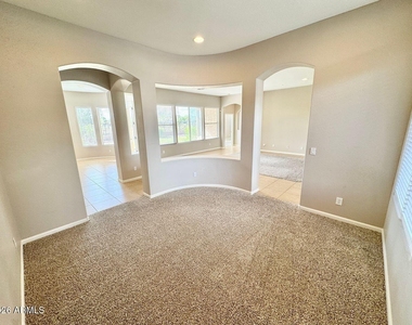 33007 N 23rd Avenue - Photo Thumbnail 15