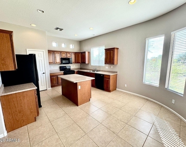 33007 N 23rd Avenue - Photo Thumbnail 19