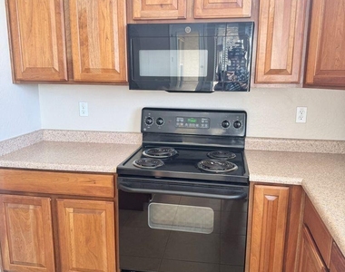 33007 N 23rd Avenue - Photo Thumbnail 23