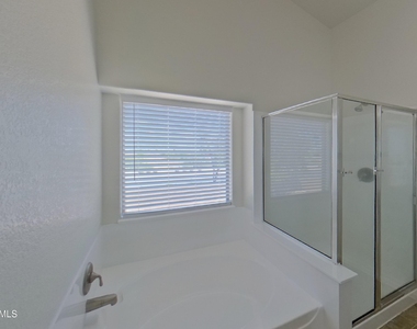 22079 N Dietz Drive - Photo Thumbnail 12
