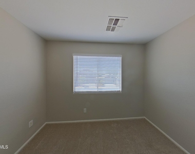 22079 N Dietz Drive - Photo Thumbnail 13