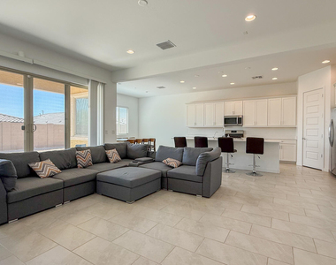 2041 W Sierra Sunset Trail - Photo Thumbnail 6