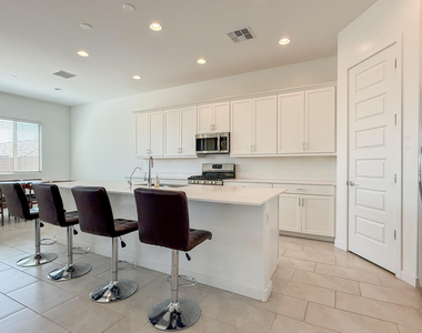 2041 W Sierra Sunset Trail - Photo Thumbnail 9