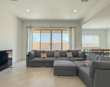 2041 W Sierra Sunset Trail - Photo Thumbnail 7