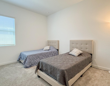 2041 W Sierra Sunset Trail - Photo Thumbnail 19