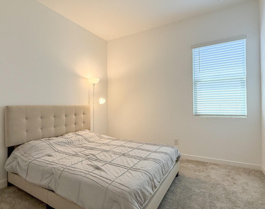2041 W Sierra Sunset Trail - Photo Thumbnail 21