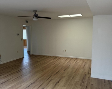 10933 W Tropicana Circle - Photo Thumbnail 12