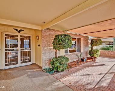 10933 W Tropicana Circle - Photo Thumbnail 6