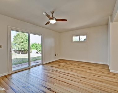10933 W Tropicana Circle - Photo Thumbnail 19