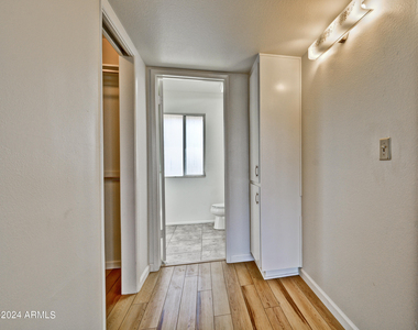 10933 W Tropicana Circle - Photo Thumbnail 22