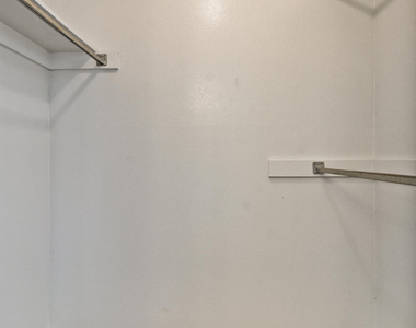 10933 W Tropicana Circle - Photo Thumbnail 23