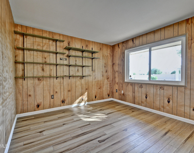 10933 W Tropicana Circle - Photo Thumbnail 18