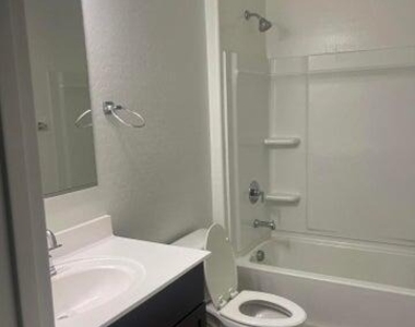 4607 W Basil Avenue - Photo Thumbnail 4