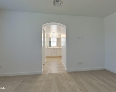 9322 E Solina Avenue - Photo Thumbnail 5