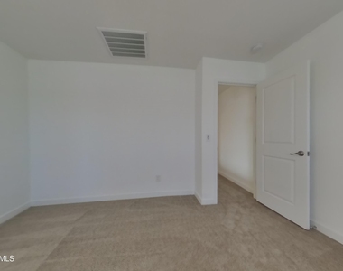 9322 E Solina Avenue - Photo Thumbnail 6