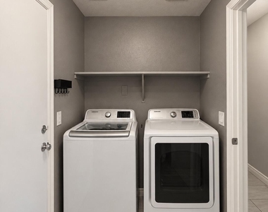 7389 W Tonopah Drive - Photo Thumbnail 16