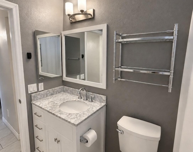 7389 W Tonopah Drive - Photo Thumbnail 13