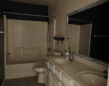 1161 W Elgin Street - Photo Thumbnail 10