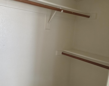 1161 W Elgin Street - Photo Thumbnail 18