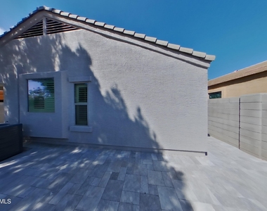 7115 N 72nd Drive - Photo Thumbnail 14