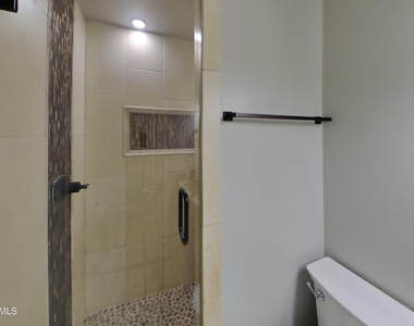 7115 N 72nd Drive - Photo Thumbnail 11