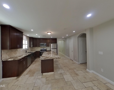 7115 N 72nd Drive - Photo Thumbnail 13
