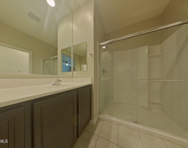 2422 S 236th Drive - Photo Thumbnail 15