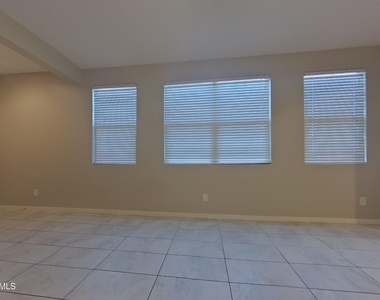 2422 S 236th Drive - Photo Thumbnail 2