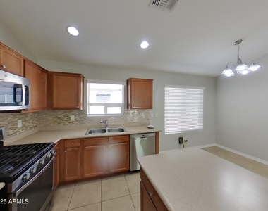 40260 W Hopper Drive - Photo Thumbnail 3
