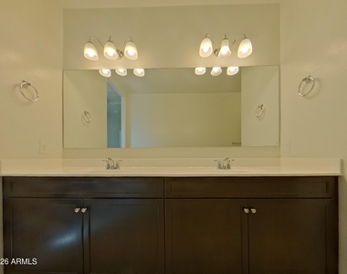 30907 W Amelia Avenue - Photo Thumbnail 7