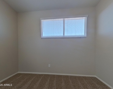 30907 W Amelia Avenue - Photo Thumbnail 10