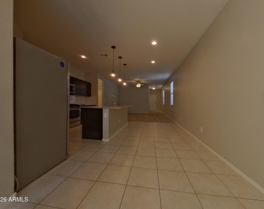 30907 W Amelia Avenue - Photo Thumbnail 3