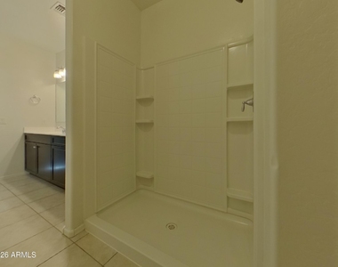 30907 W Amelia Avenue - Photo Thumbnail 8
