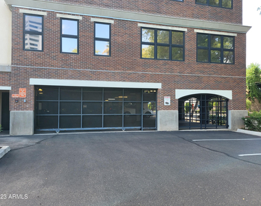 914 E Osborn Road - Photo Thumbnail 7