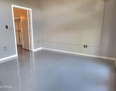 914 E Osborn Road - Photo Thumbnail 24