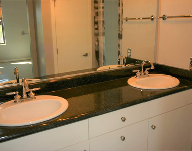 914 E Osborn Road - Photo Thumbnail 10