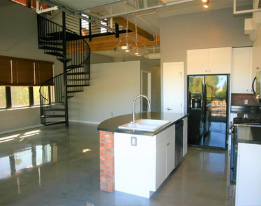 914 E Osborn Road - Photo Thumbnail 3