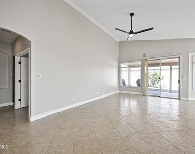 2463 N 138th Avenue - Photo Thumbnail 4