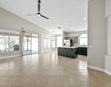 2463 N 138th Avenue - Photo Thumbnail 5