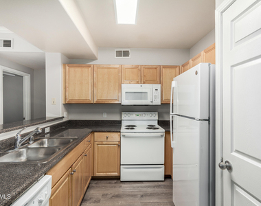 19777 N 76th Street - Photo Thumbnail 8