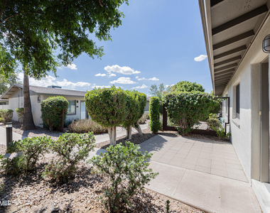 1850 E Maryland Avenue - Photo Thumbnail 2