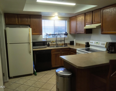 422 W Pebble Beach Drive - Photo Thumbnail 3