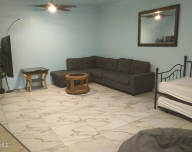 422 W Pebble Beach Drive - Photo Thumbnail 2