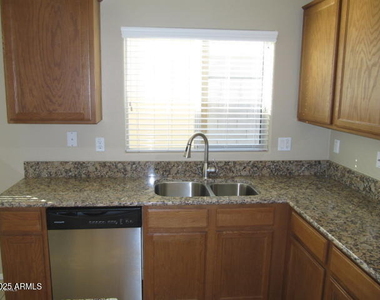 833 E Maddison Street - Photo Thumbnail 5