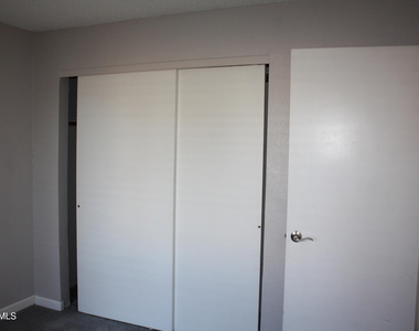 5236 W Peoria Avenue - Photo Thumbnail 8