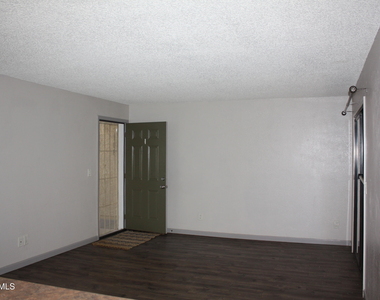 5236 W Peoria Avenue - Photo Thumbnail 7