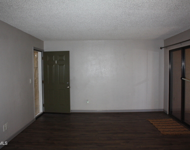 5236 W Peoria Avenue - Photo Thumbnail 6