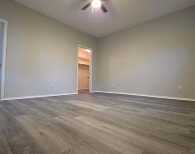 160 W Heather Court - Photo Thumbnail 1