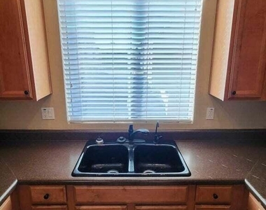 160 W Heather Court - Photo Thumbnail 8