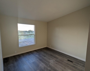22455 E Royd Road - Photo Thumbnail 16